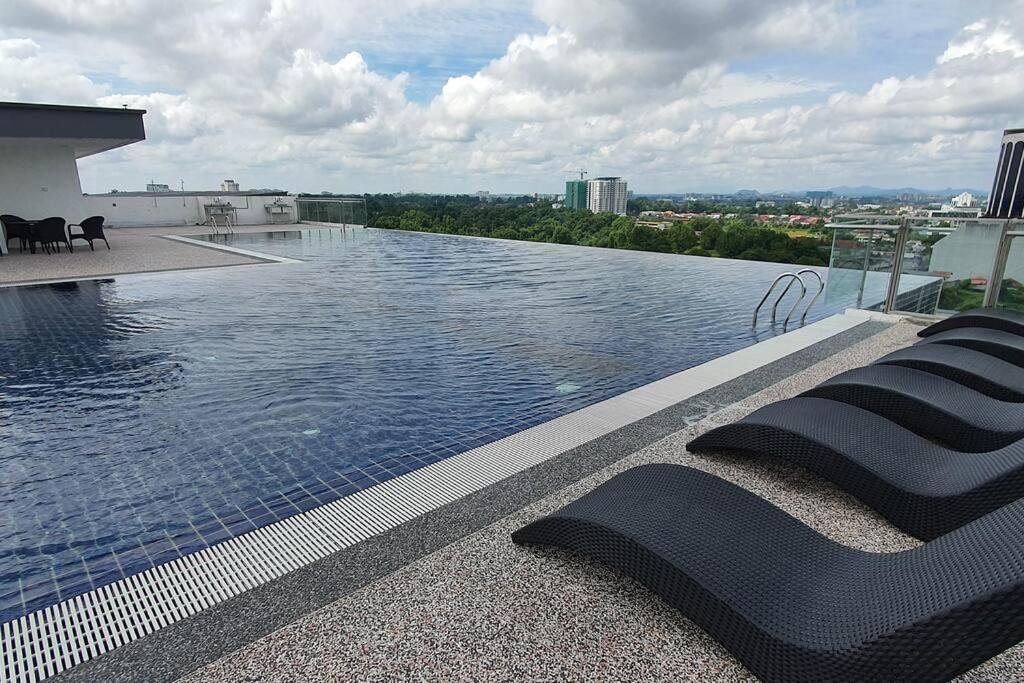 Kozi Square New Sgh Cozy Home Lv7B Kuching Exterior photo